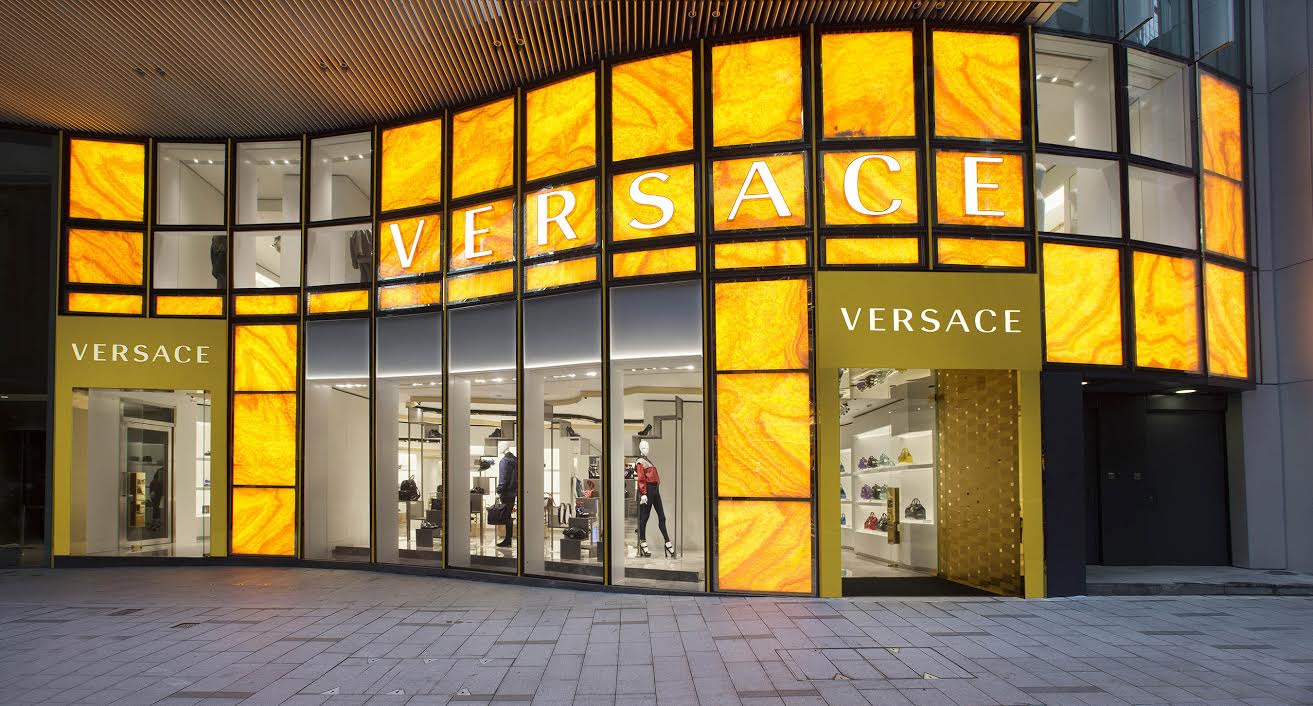 VERSACE OPENS A NEW FLAGSHIP STORE IN PARIS